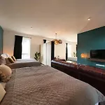 Urban Retreat Loft In The Center アパート