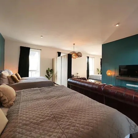 Urban Retreat Loft In The Center Daire